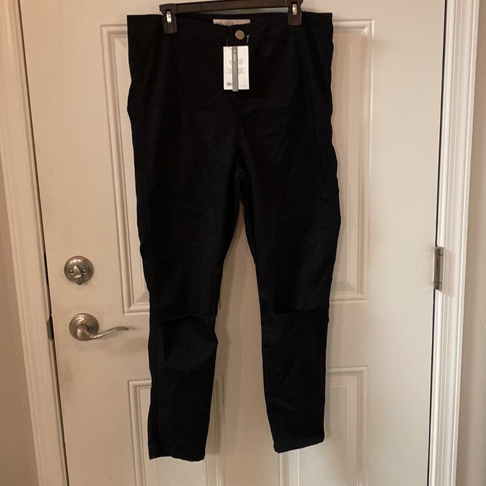 NWT ASOS Denim, 18/30, Inseam-27”, Distressing at knees, only back pockets
